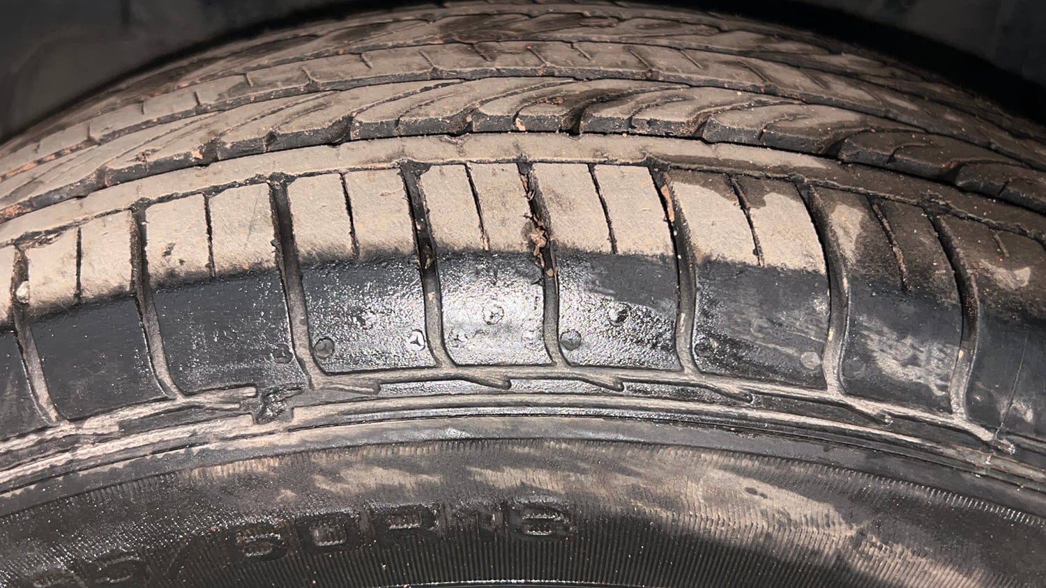 Used 2022 Tata Nexon XM (S) Petrol Manual tyres LEFT FRONT TYRE TREAD VIEW