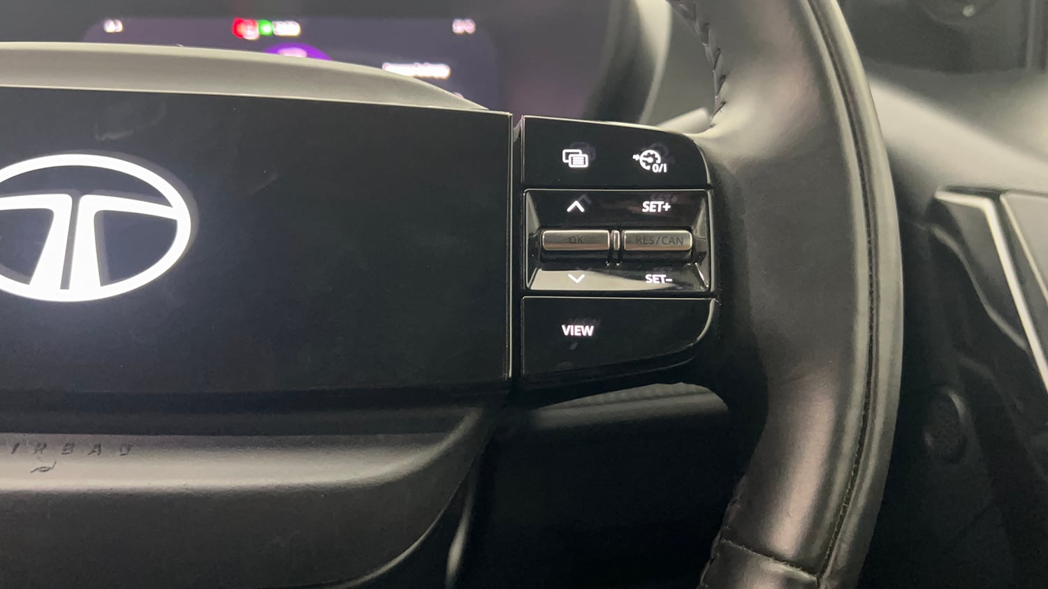 Used 2025 Tata Nexon Fearless Plus (PS) 1.5 Diesel 6AMT Dual Tone Diesel Automatic top_features Cruise control