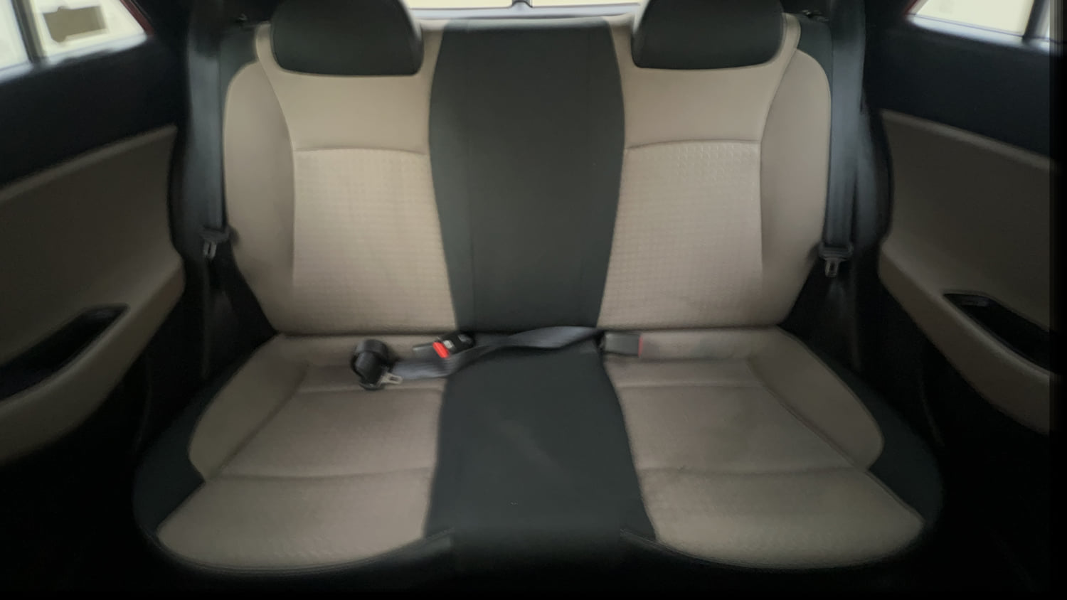 Used 2017 Hyundai Elite i20 Sportz 1.2 Petrol Manual interior REAR SEAT CONDITION VIEW