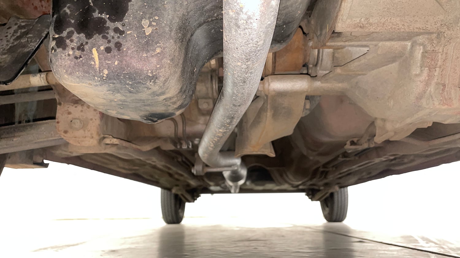 Used 2014 Maruti Suzuki Alto 800 Lxi Petrol Manual extra FRONT LEFT UNDERBODY VIEW