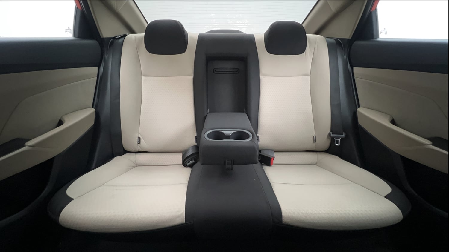 Used 2018 Hyundai Verna EX 1.6 VTVT AT Petrol Automatic interior REAR SEAT CONDITION VIEW