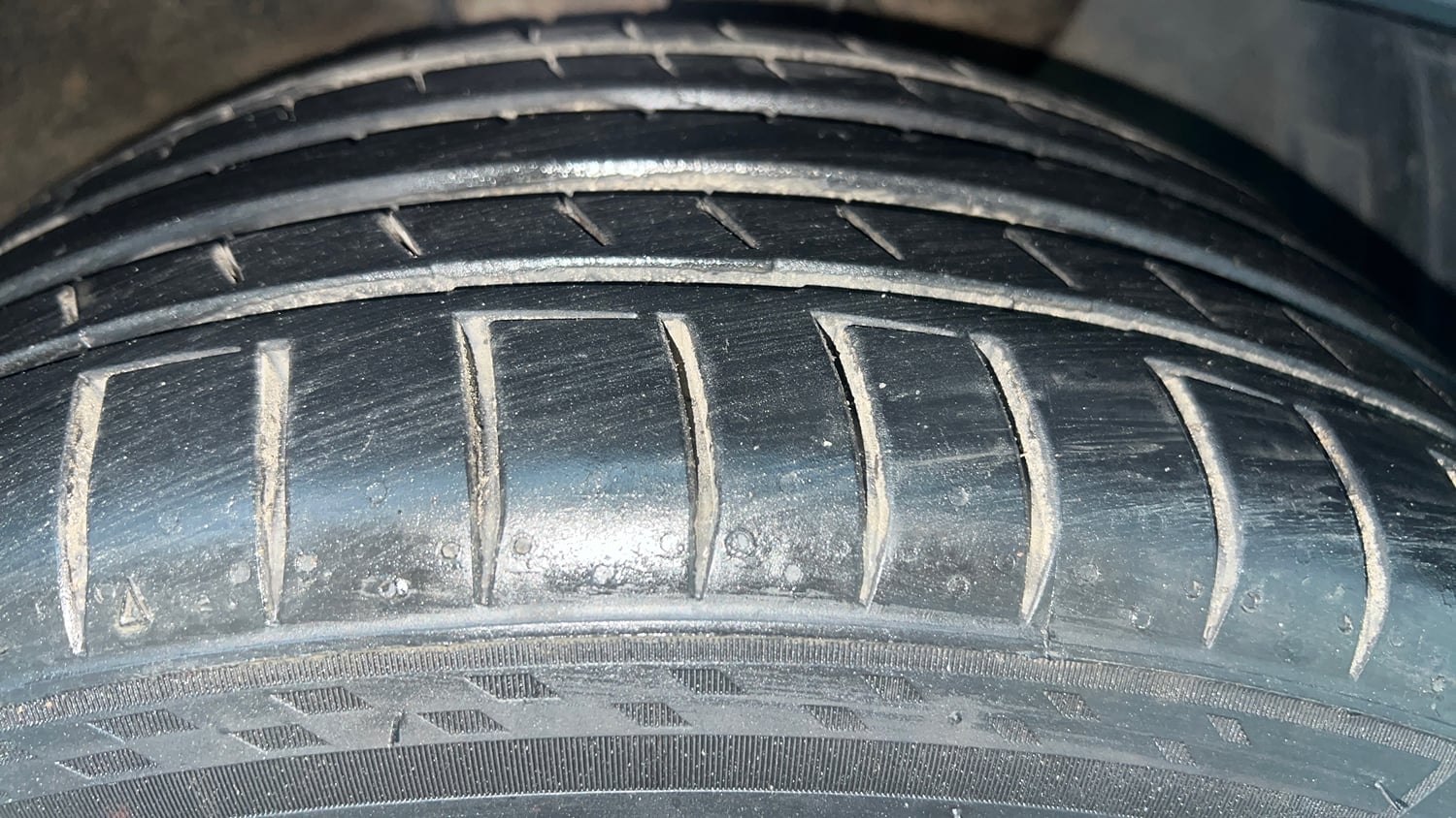 Used 2025 Hyundai Verna SX 1.5 Petrol MT Petrol Manual tyres RIGHT FRONT TYRE TREAD VIEW