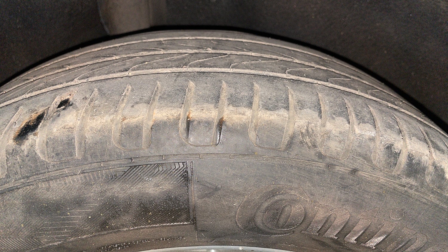 Used 2019 Ford EcoSport Titanium 1.5L TDCi Diesel Manual tyres RIGHT REAR TYRE TREAD VIEW