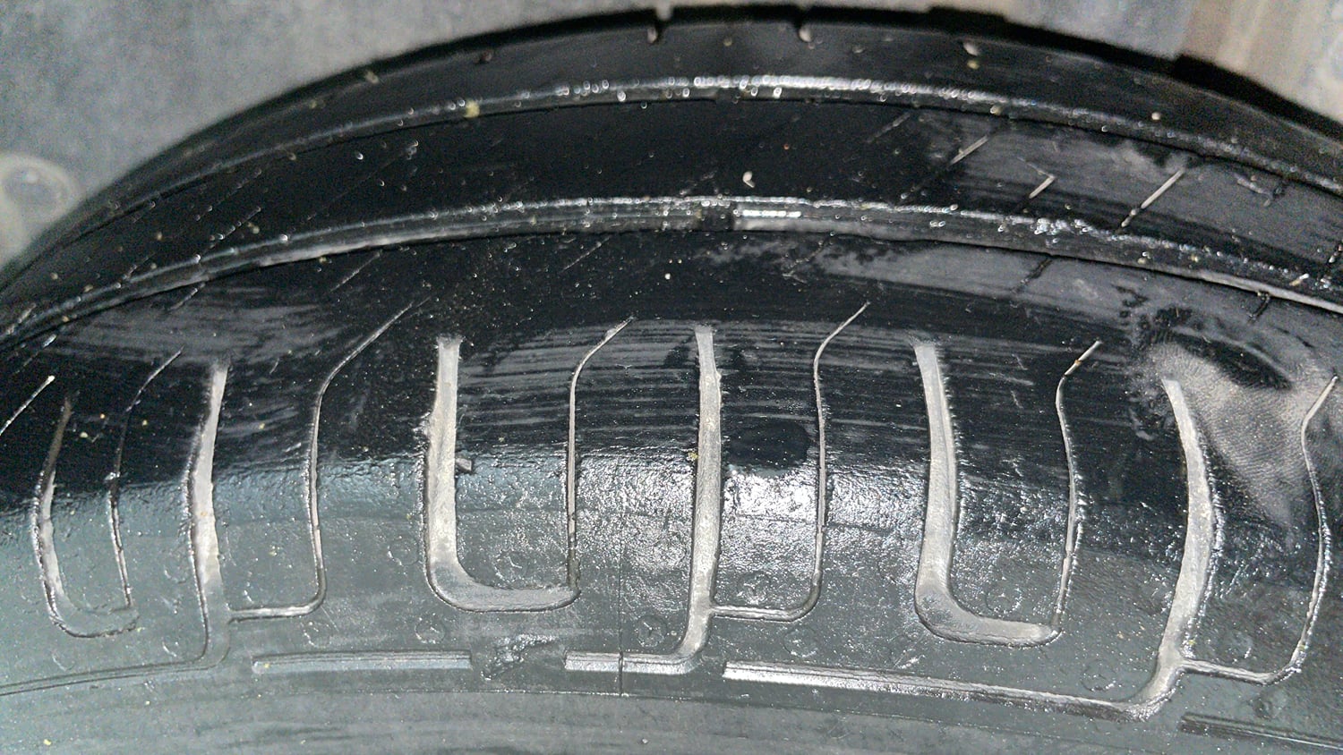 Used 2015 Maruti Suzuki Swift VXi Petrol Manual tyres LEFT REAR TYRE TREAD VIEW