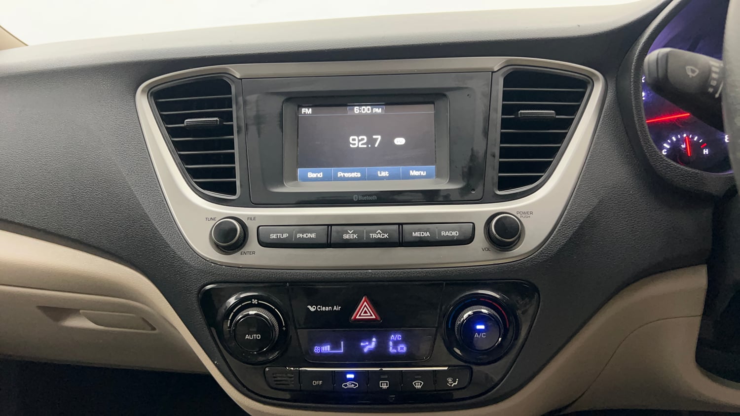 Used 2018 Hyundai Verna EX 1.6 VTVT AT Petrol Automatic interior MUSIC SYSTEM & AC CONTROL VIEW