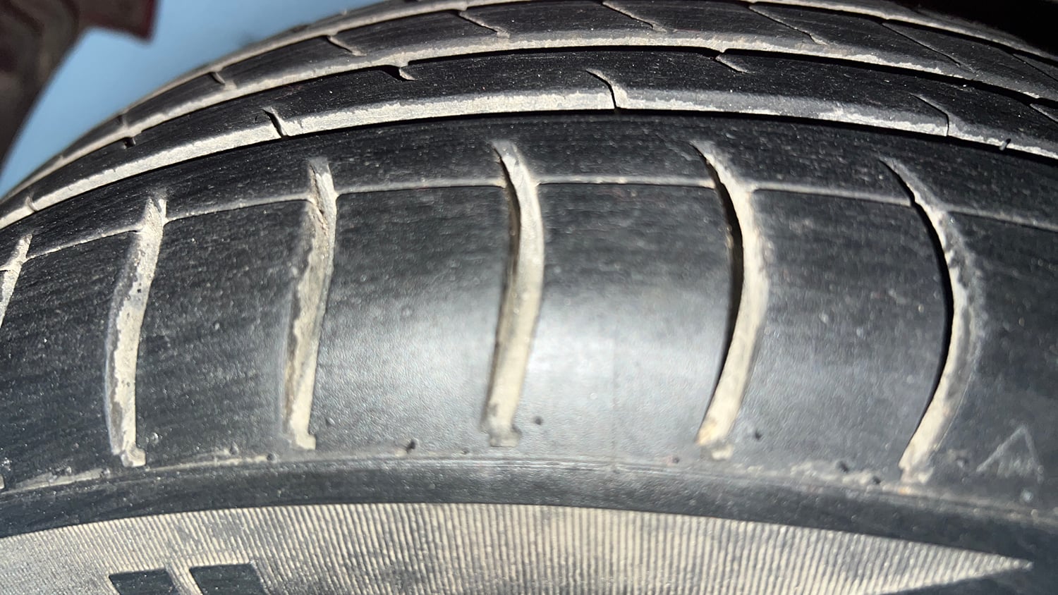 Used 2014 Hyundai Eon Sportz Petrol Manual tyres RIGHT REAR TYRE TREAD VIEW