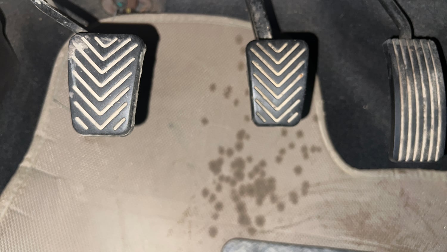 Used 2014 Hyundai Eon Sportz Petrol Manual interior PEDALS VIEW