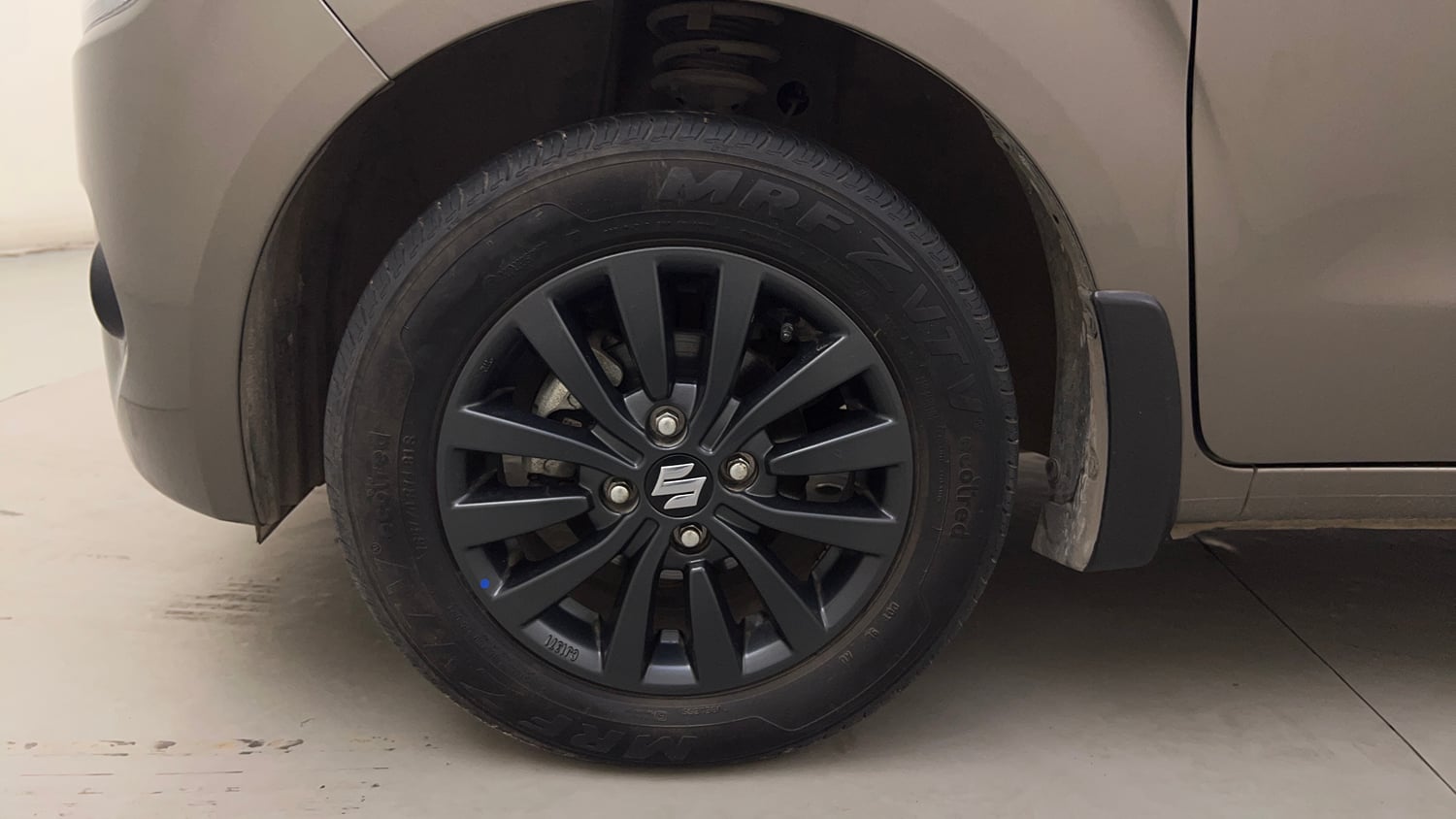 Used 2024 Maruti Suzuki Wagon R ZXI Plus 1.2 AGS Petrol Automatic tyres LEFT FRONT TYRE RIM VIEW