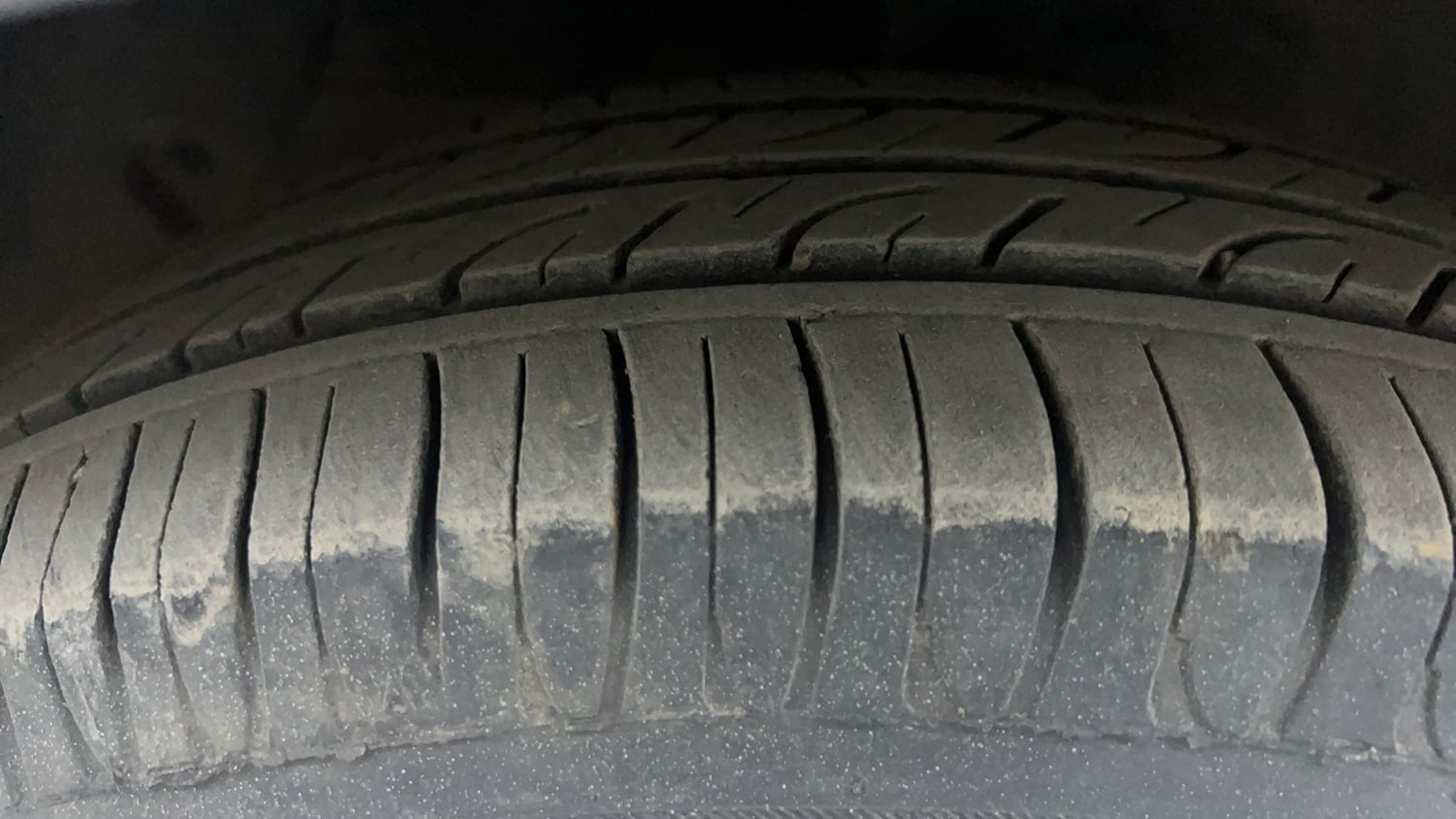 Used 2014 Hyundai Grand i10 Sportz AT 1.2 Kappa VTVT Petrol Automatic tyres LEFT FRONT TYRE TREAD VIEW