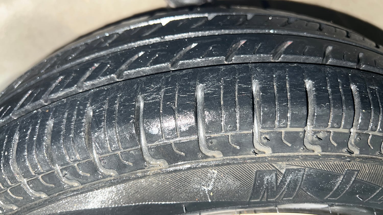 Used 2018 Maruti Suzuki Alto 800 LXi (O) Petrol Manual tyres LEFT FRONT TYRE TREAD VIEW