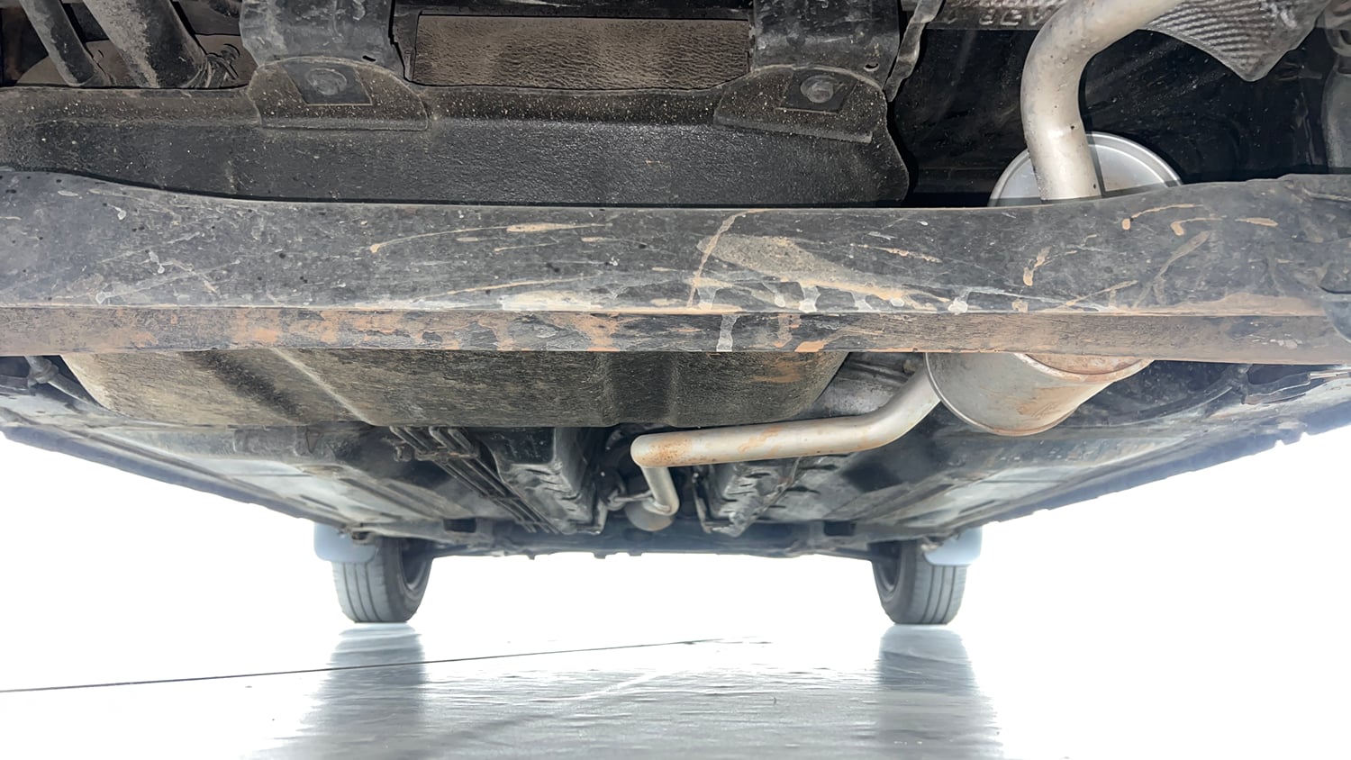 Used 2019 Datsun GO T Petrol Manual extra REAR UNDERBODY VIEW (TAKEN FROM REAR)