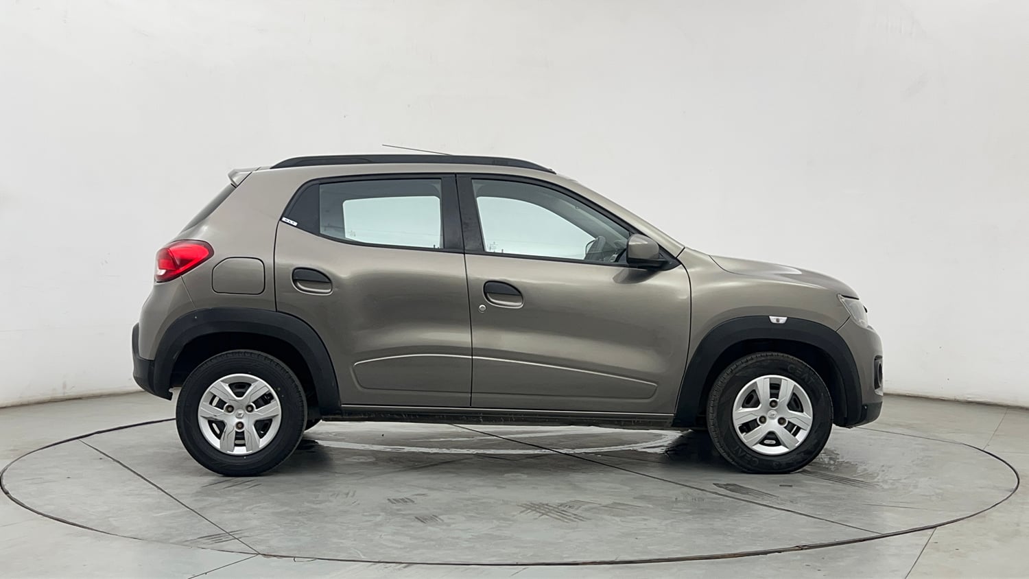 Used 2019 Renault Kwid RXT (O) 1.0 SCE Edition Petrol Manual exterior RIGHT SIDE VIEW