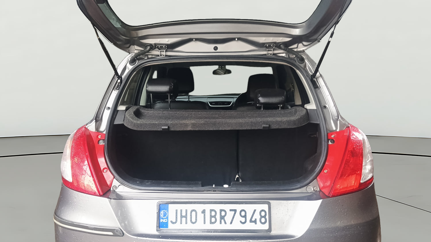 Used 2015 Maruti Suzuki Swift VXi Petrol Manual interior DICKY INSIDE VIEW