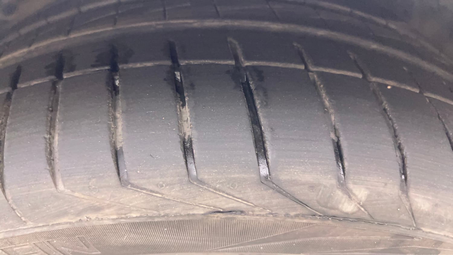 Used 2019 Mercedes-Benz C-Class C 220d Progressive Diesel Automatic tyres RIGHT FRONT TYRE TREAD VIEW