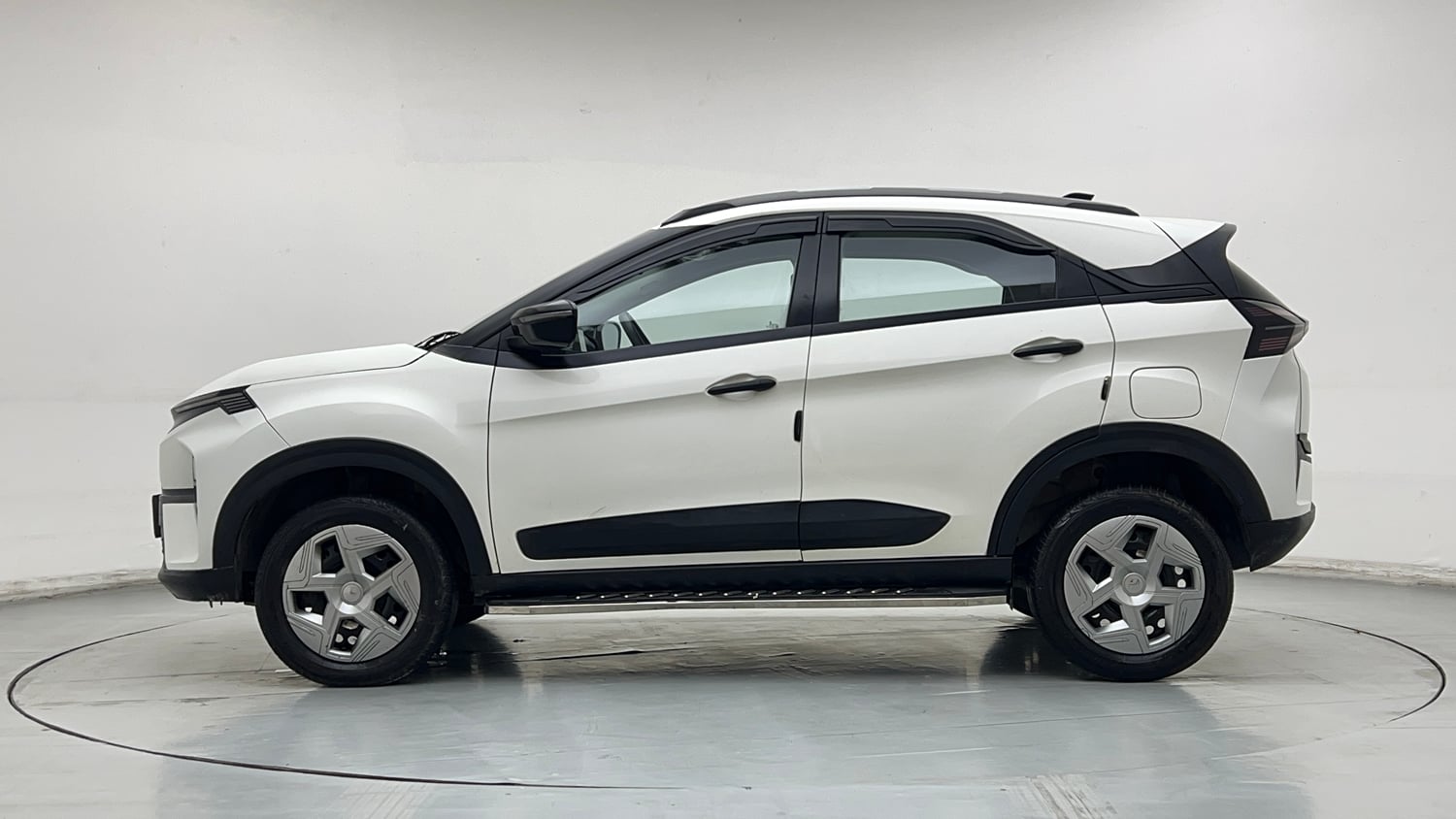 Used 2024 Tata Nexon Pure (S) 1.2 Petrol 6AMT Petrol Automatic exterior LEFT SIDE VIEW