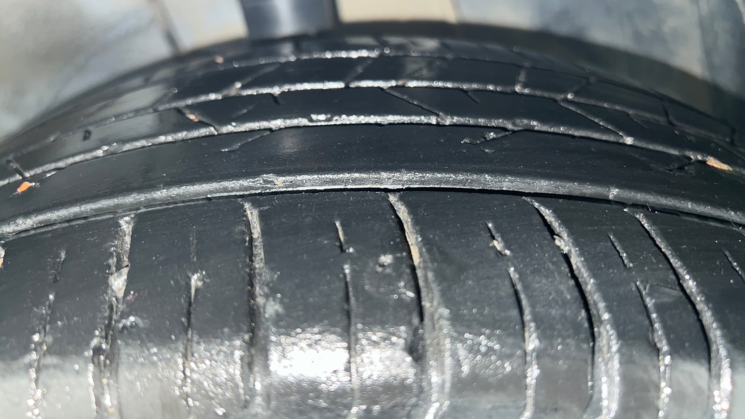 Used 2023 Hyundai i20 Sportz 1.2 MT Petrol Manual tyres RIGHT FRONT TYRE TREAD VIEW