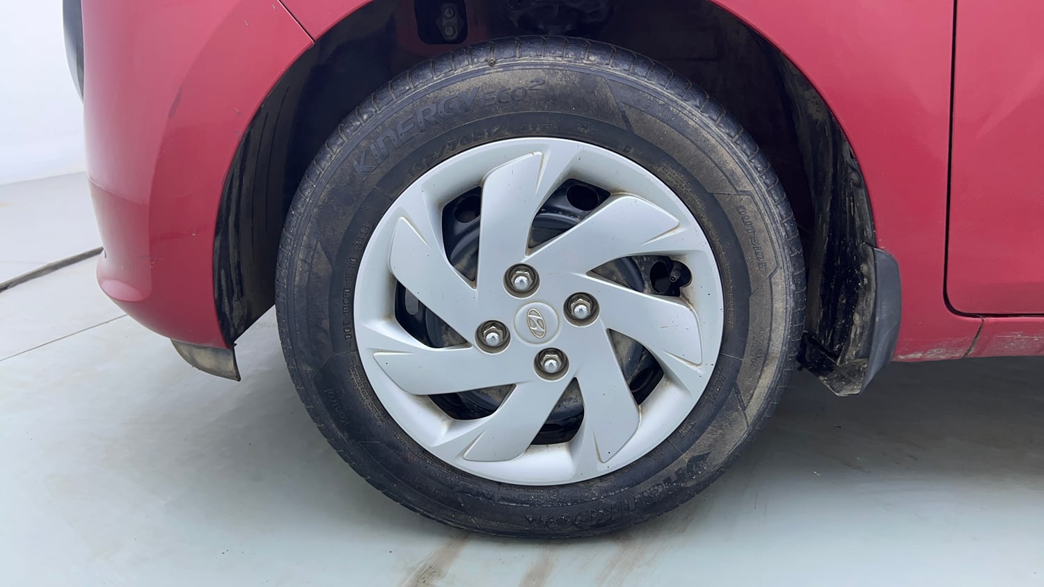 Used 2019 Hyundai Santro Sportz Petrol Manual tyres LEFT FRONT TYRE RIM VIEW