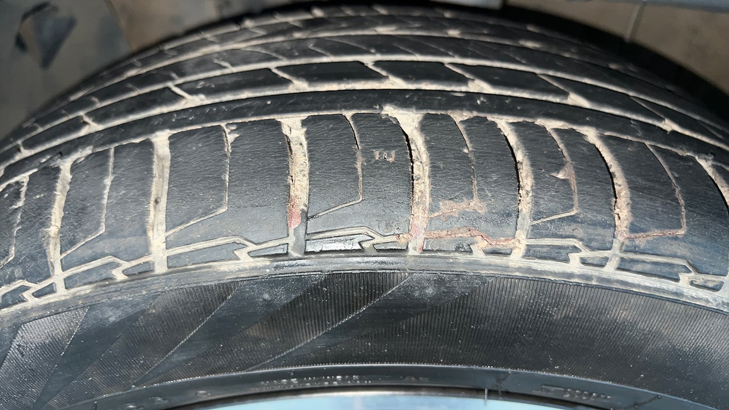 Used 2024 Hyundai Creta N-Line N10 1.5 Turbo DCT Petrol Automatic tyres LEFT FRONT TYRE TREAD VIEW