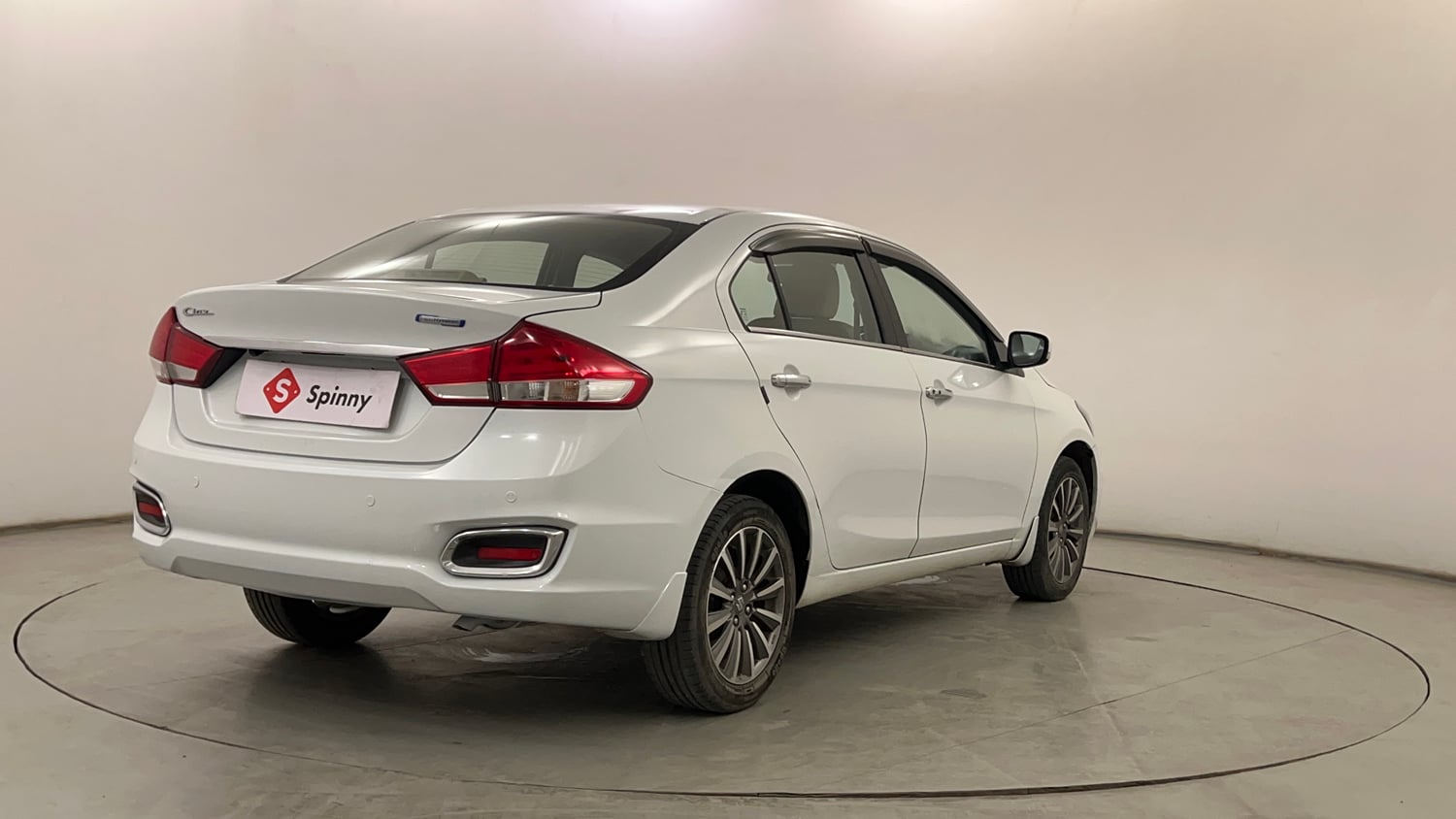 Used 2019 Maruti Suzuki Ciaz Alpha Hybrid 1.5 Petrol Manual exterior RIGHT REAR CORNER VIEW