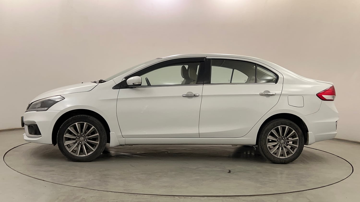 Used 2019 Maruti Suzuki Ciaz Alpha Hybrid 1.5 Petrol Manual exterior LEFT SIDE VIEW