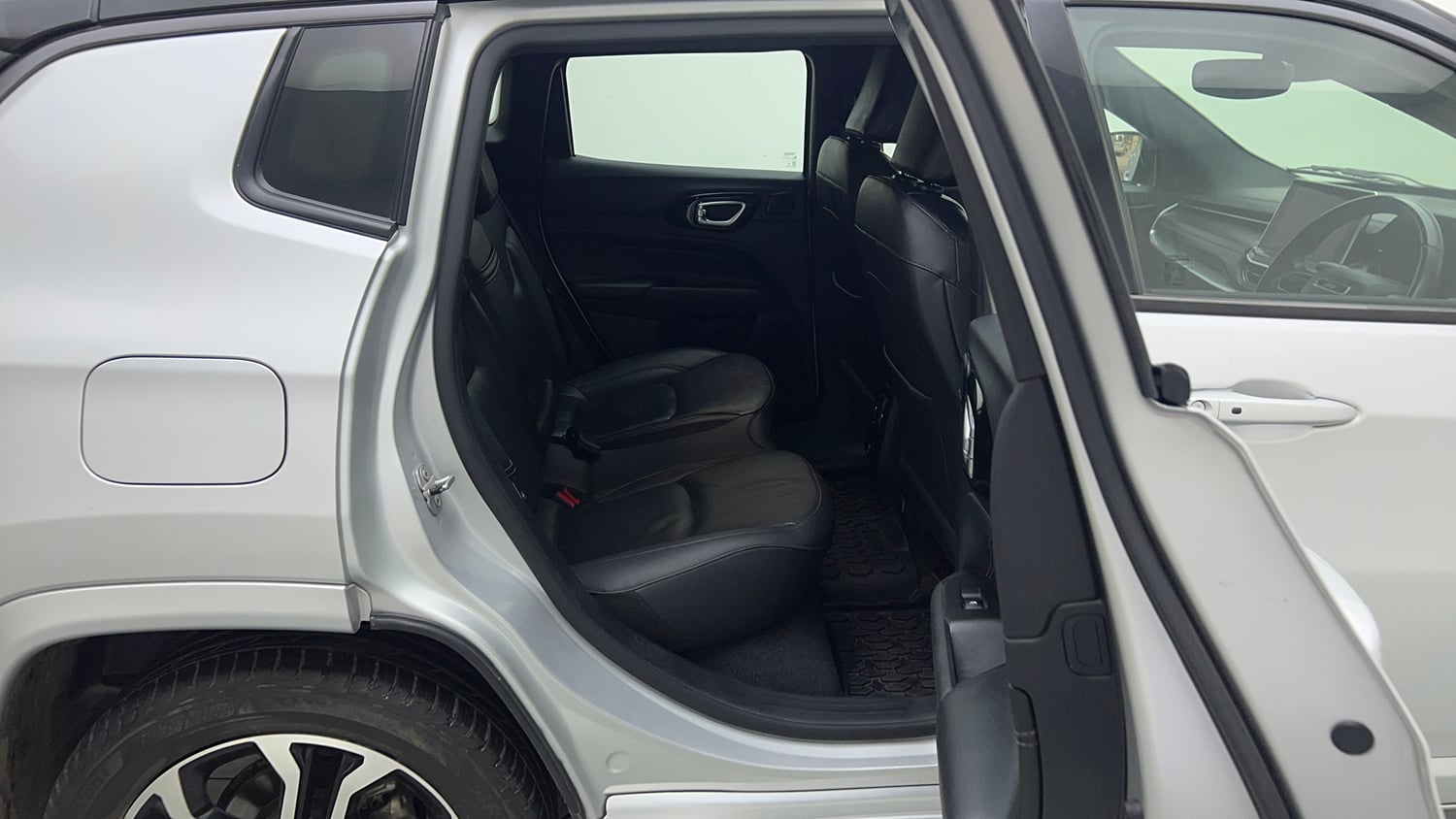 Used 2022 Jeep Compass Model S (O) 1.4 Petrol DCT Petrol Automatic interior RIGHT SIDE REAR DOOR CABIN VIEW