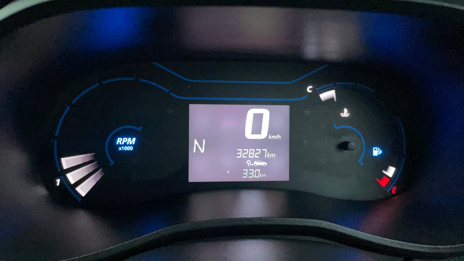 Used 2022 Renault Kwid RXT 1.0 AMT Petrol Automatic interior CLUSTERMETER VIEW
