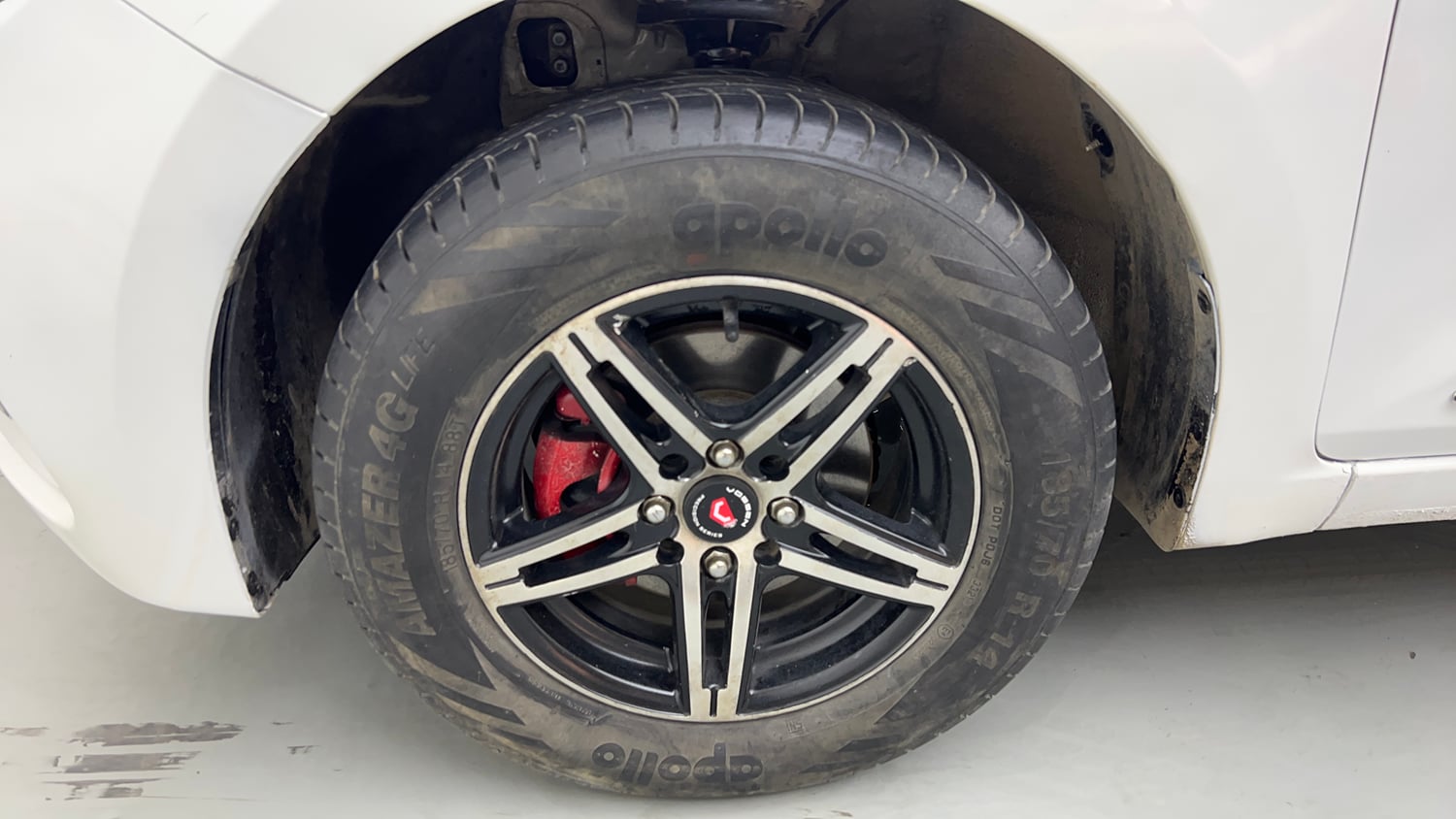 Used 2019 Hyundai Elite i20 Magna Plus 1.2 Petrol Manual tyres LEFT FRONT TYRE RIM VIEW