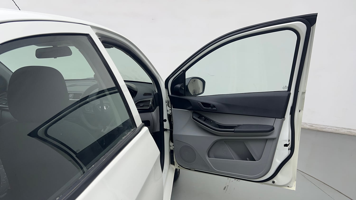 Used 2023 Tata Tiago XT (O) Petrol Manual interior RIGHT FRONT DOOR OPEN VIEW