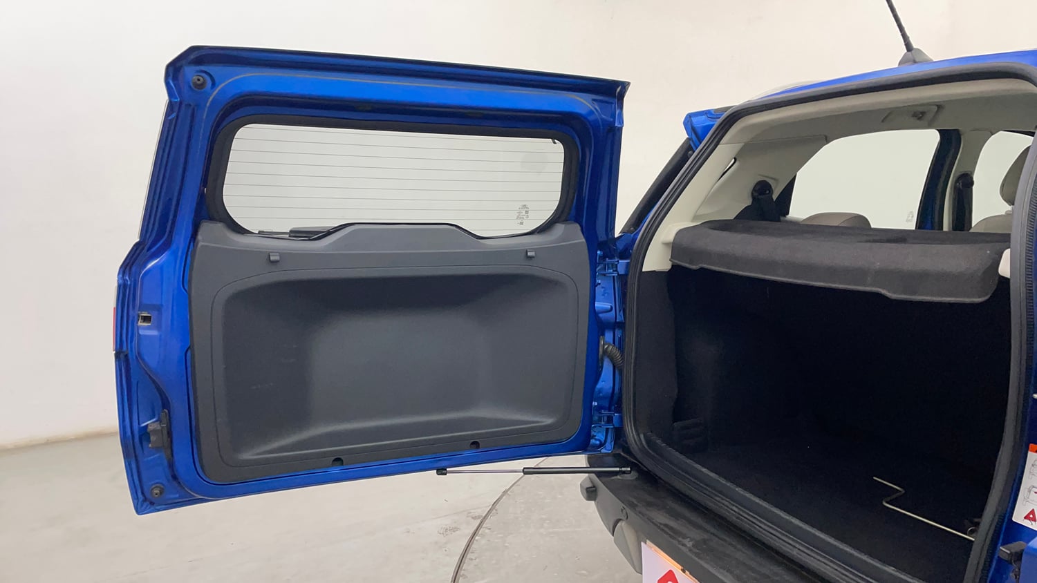 Used 2019 Ford EcoSport Titanium 1.5L TDCi Diesel Manual interior DICKY DOOR OPEN VIEW