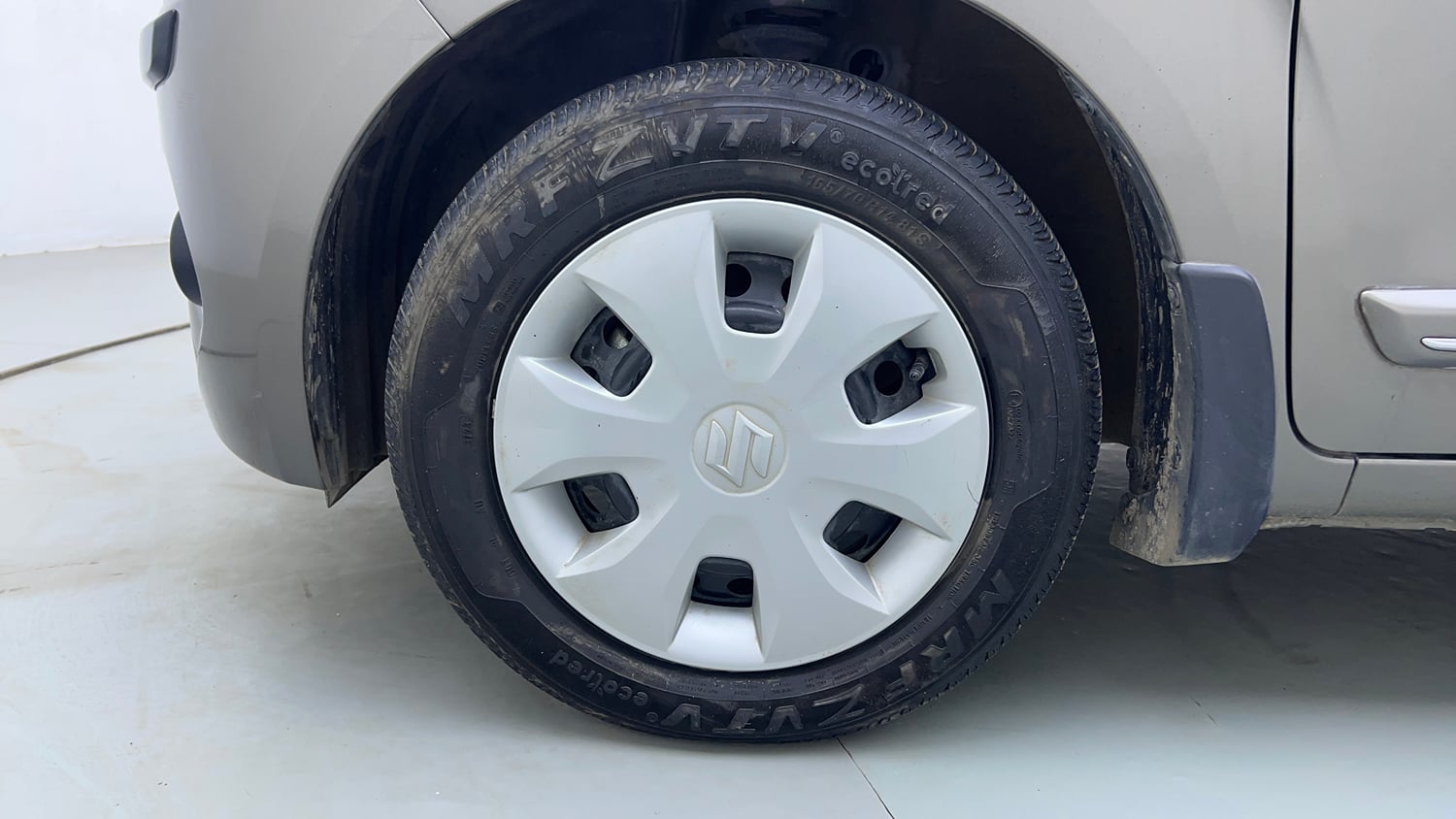 Used 2023 Maruti Suzuki Wagon R VXI 1.0 Petrol Manual tyres LEFT FRONT TYRE RIM VIEW
