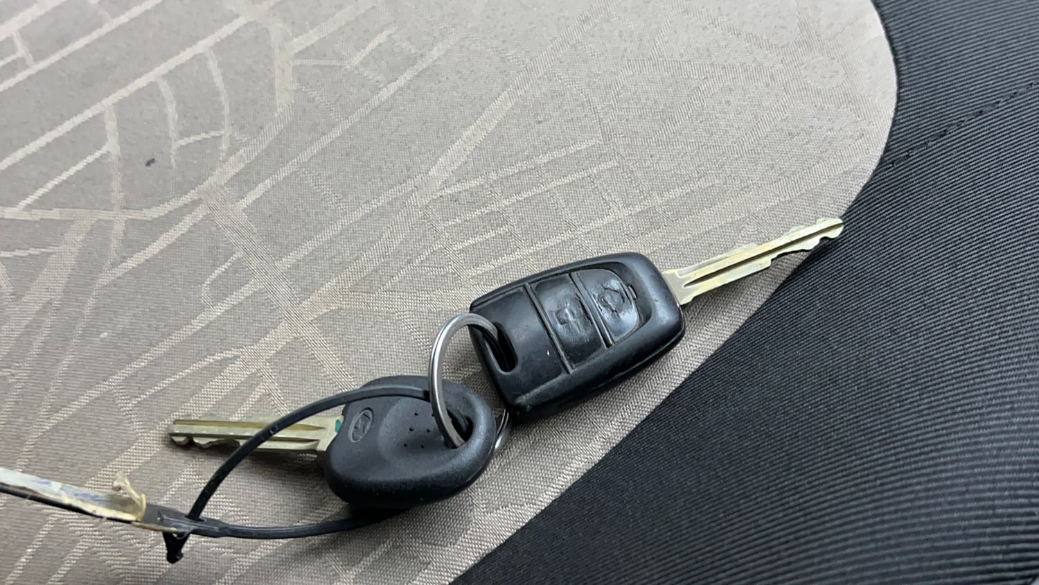 Used 2017 Hyundai Grand i10 Sportz (O) AT 1.2 Kappa VTVT Petrol Automatic extra CAR KEY VIEW