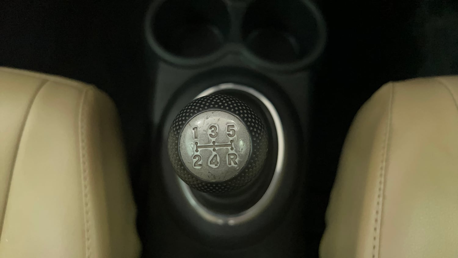 Used 2015 Honda Brio S MT Petrol Manual interior GEAR  KNOB VIEW