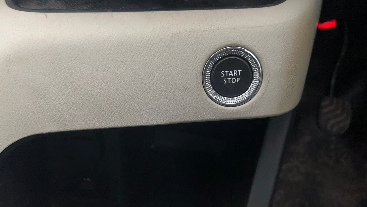 Used 2023 Nissan Magnite XV Petrol Manual top_features Keyless start