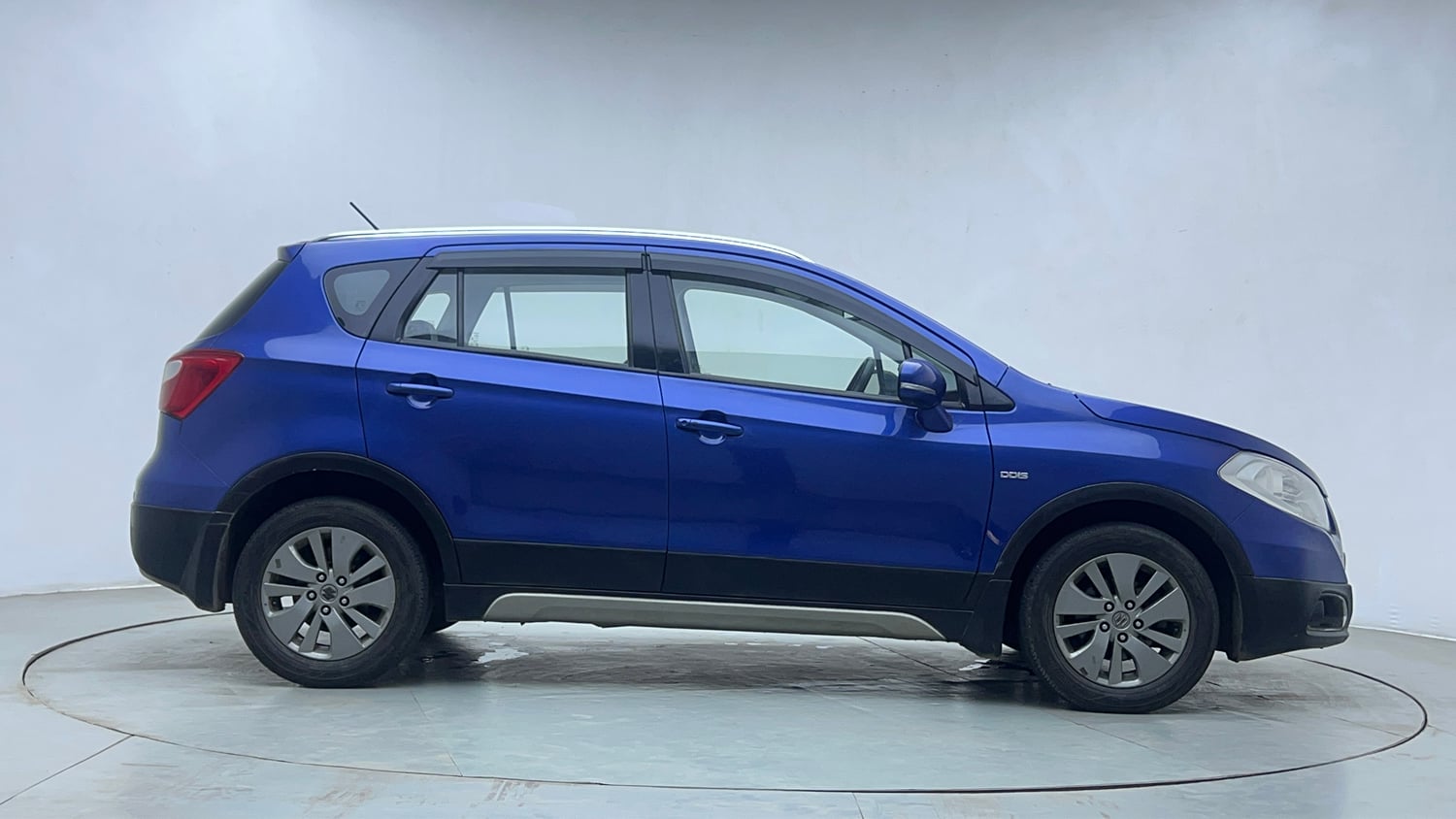 Used 2016 Maruti Suzuki S-Cross Alpha 1.3 Diesel Manual exterior RIGHT SIDE VIEW