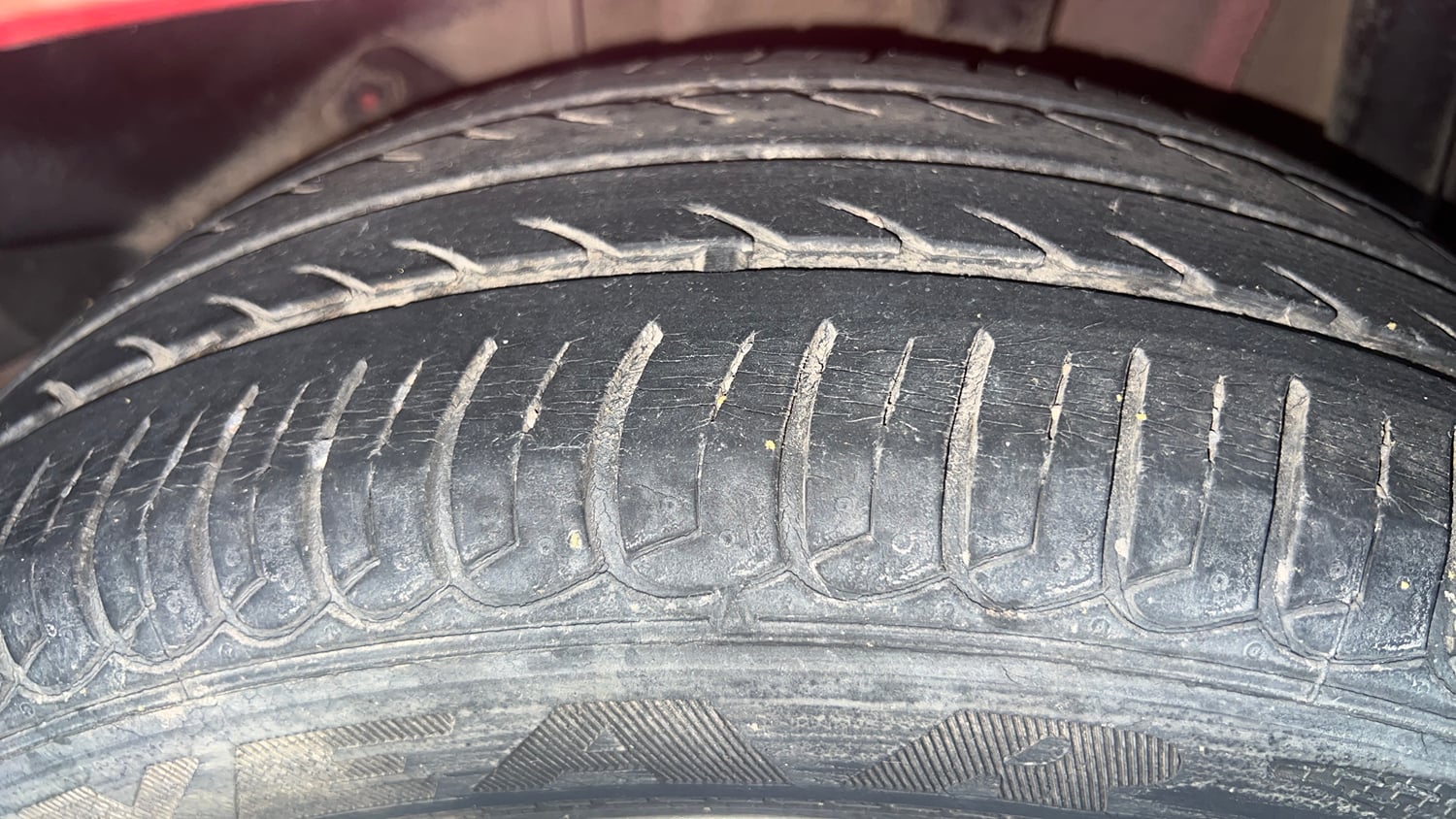 Used 2018 Tata Tiago Revotron XZA Petrol Automatic tyres LEFT REAR TYRE TREAD VIEW
