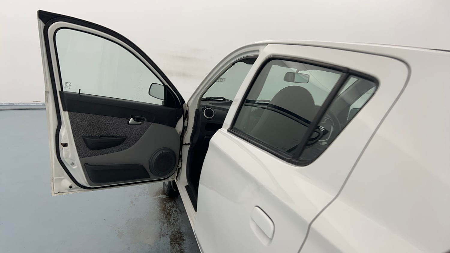 Used 2018 Maruti Suzuki Alto 800 LXi (O) Petrol Manual interior LEFT FRONT DOOR OPEN VIEW