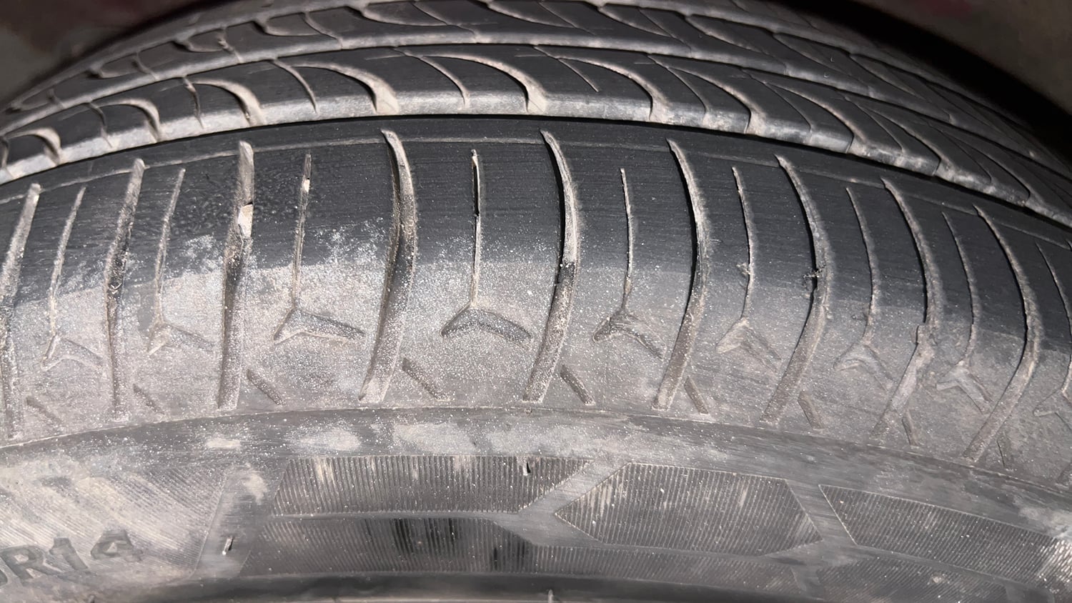 Used 2018 Hyundai Grand i10 Sportz (O) 1.2 Kappa VTVT Petrol Manual tyres RIGHT REAR TYRE TREAD VIEW