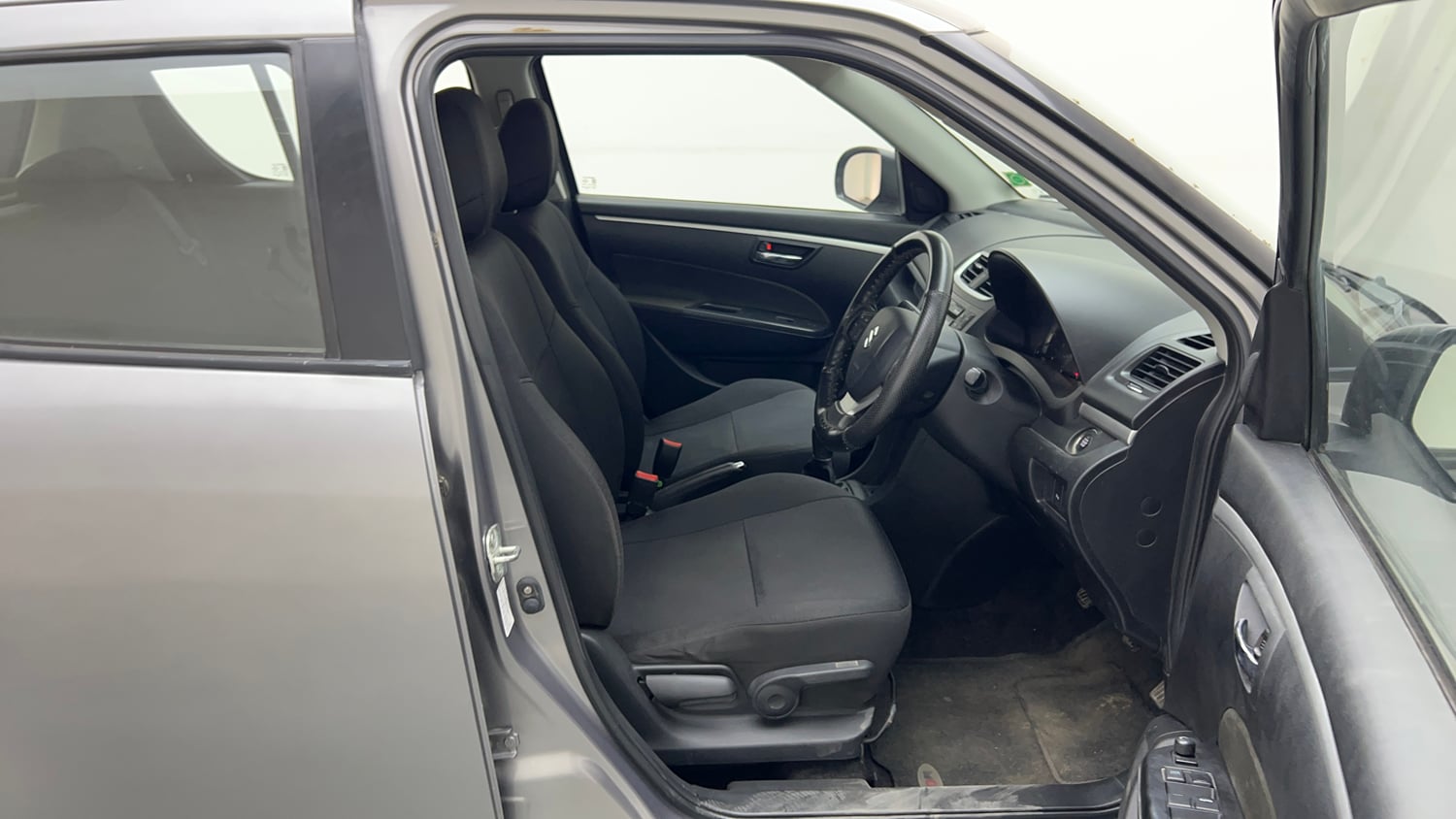 Used 2015 Maruti Suzuki Swift ZXi Petrol Manual interior RIGHT SIDE FRONT DOOR CABIN VIEW