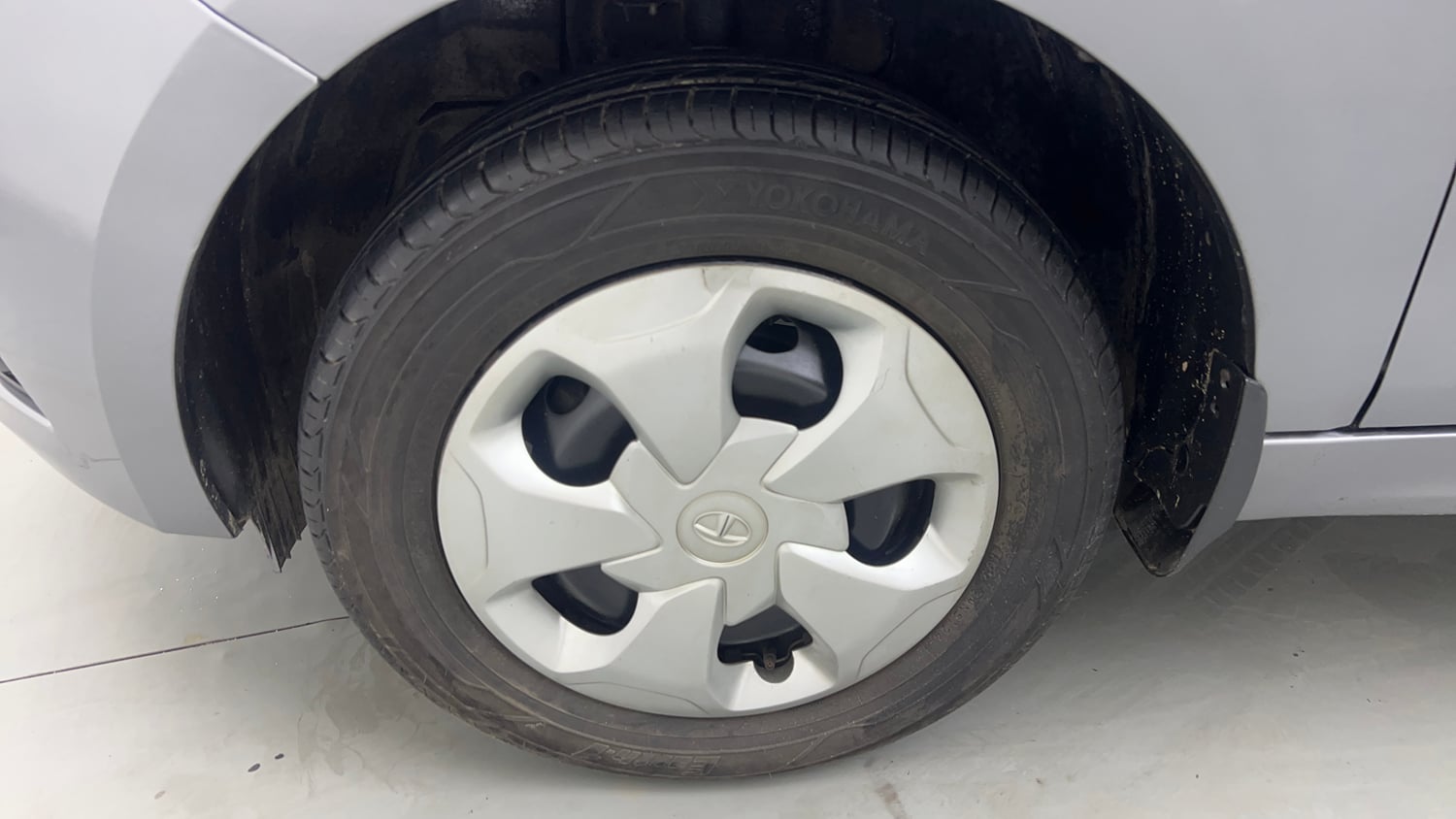 Used 2018 Tata Tiago Revotron XTA Petrol Automatic tyres LEFT FRONT TYRE RIM VIEW