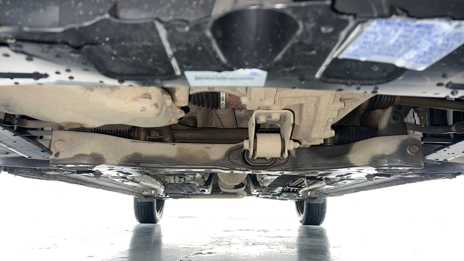 Used 2023 Hyundai i20 Sportz 1.2 MT Petrol Manual extra FRONT LEFT UNDERBODY VIEW