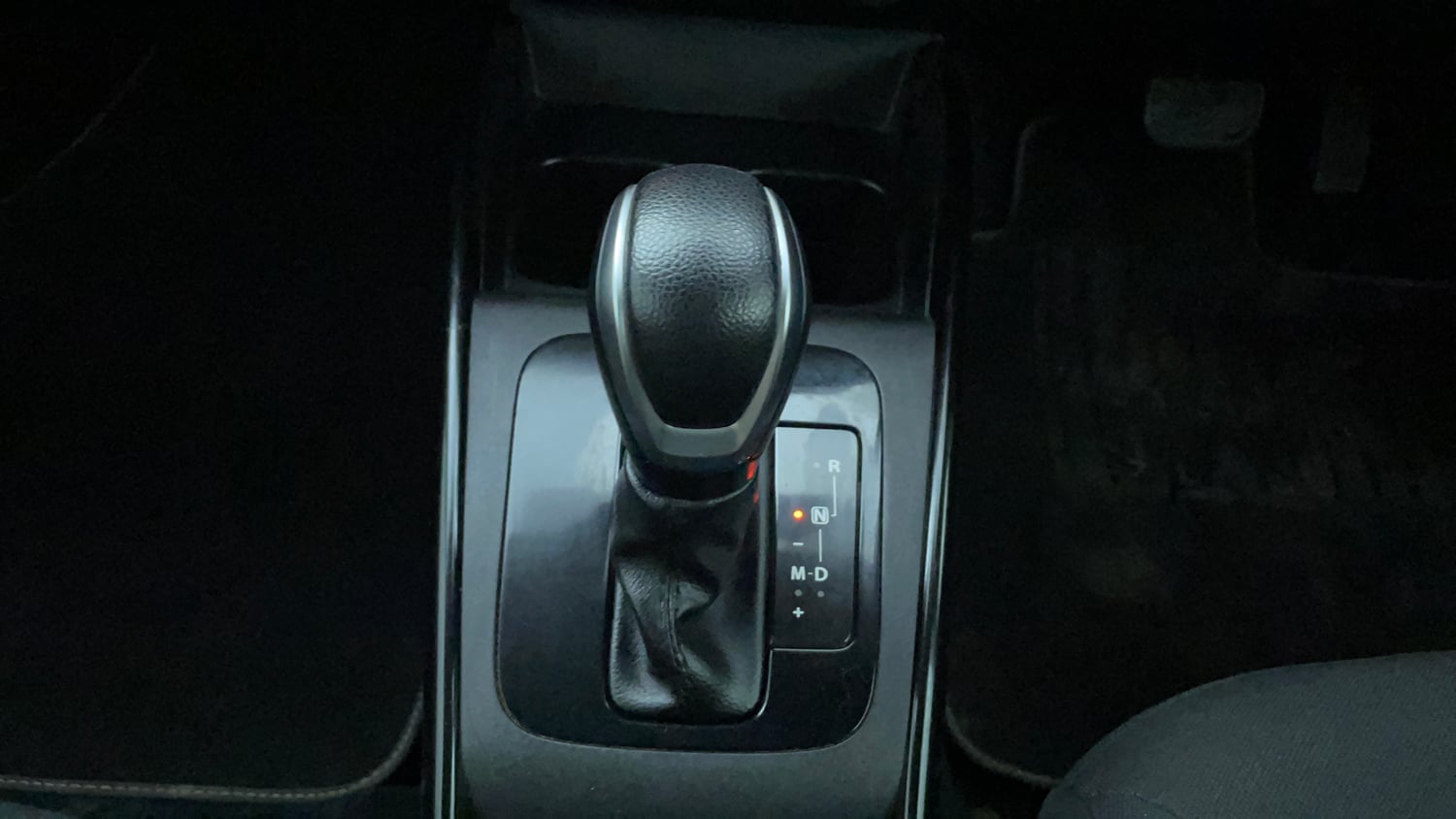 Used 2023 Toyota Glanza V AMT Petrol Automatic interior GEAR  KNOB VIEW