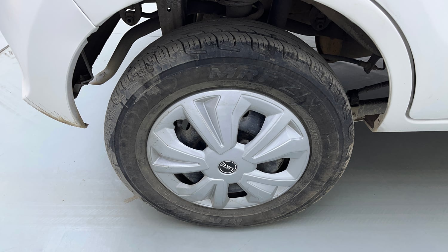 Used 2013 Maruti Suzuki Alto 800 Lxi CNG Cng Manual tyres RIGHT REAR TYRE RIM VIEW