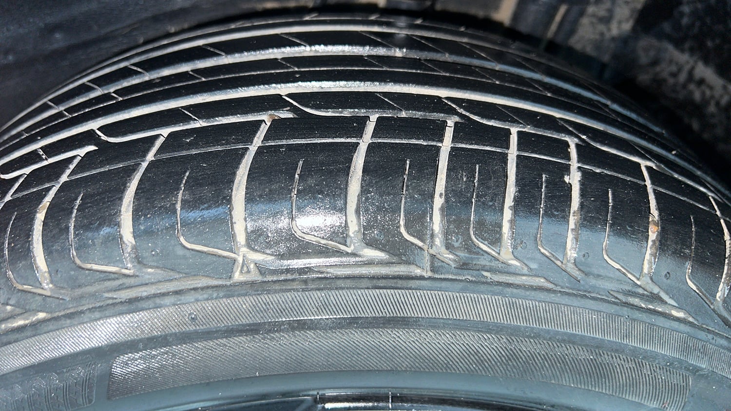 Used 2022 Tata Nexon XZA Plus (HS) Petrol Automatic tyres LEFT REAR TYRE TREAD VIEW