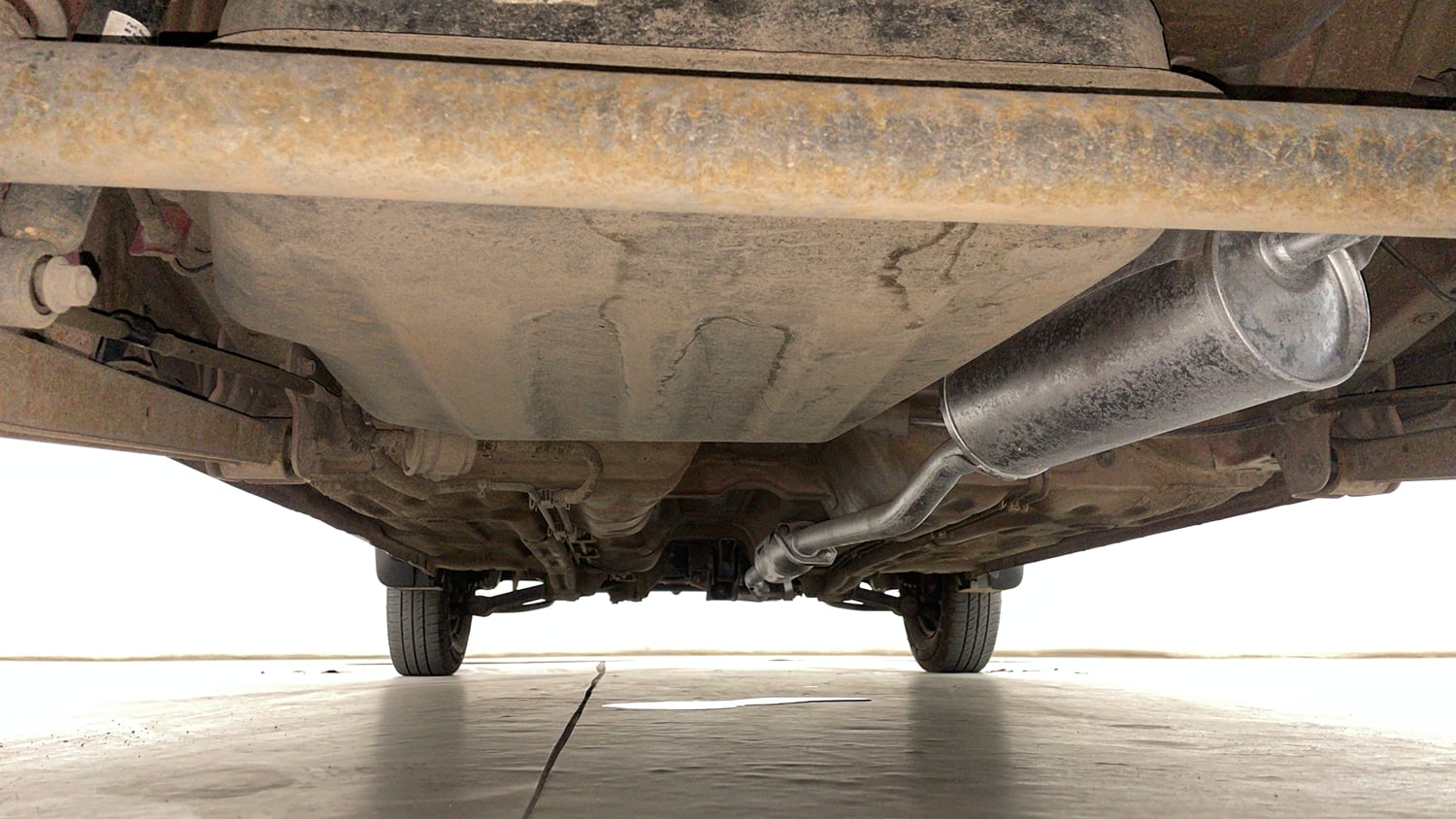 Used 2014 Maruti Suzuki Alto 800 Lxi Petrol Manual extra REAR UNDERBODY VIEW (TAKEN FROM REAR)