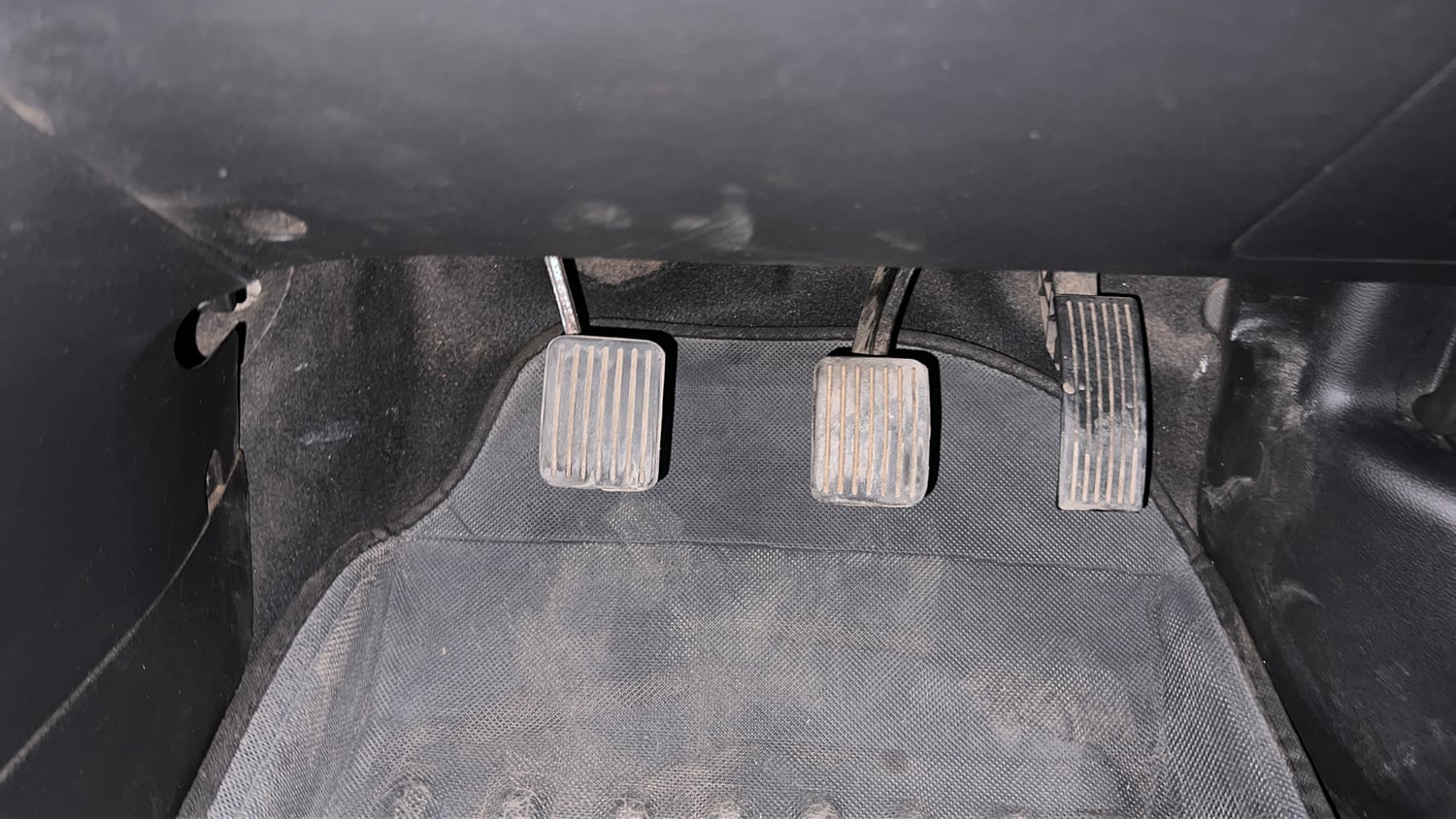 Used 2014 Hyundai Grand i10 Sportz 1.2 Kappa VTVT Petrol Manual interior PEDALS VIEW