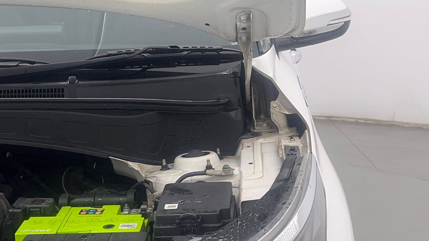 Used 2020 Kia Seltos GTX 1.4 Petrol Manual engine ENGINE LEFT SIDE HINGE & APRON VIEW