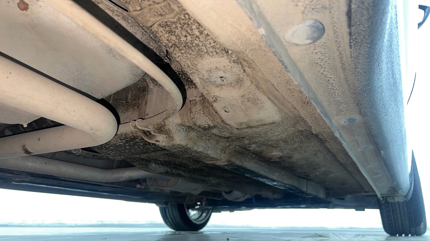 Used 2025 Hyundai Verna SX 1.5 Petrol MT Petrol Manual extra REAR RIGHT UNDERBODY VIEW