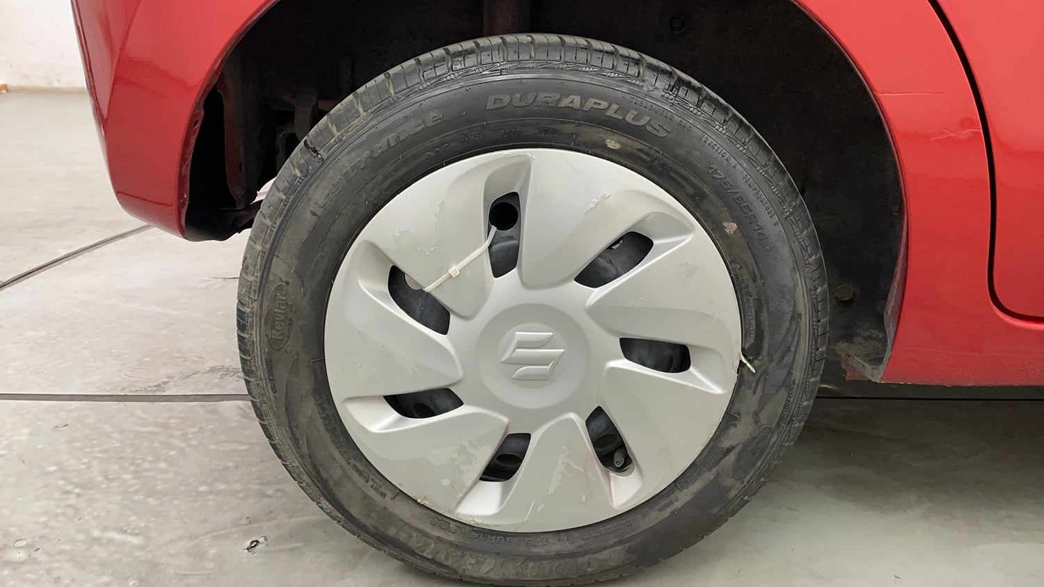 Used 2016 Maruti Suzuki Celerio ZXi AMT Petrol Automatic tyres RIGHT REAR TYRE RIM VIEW