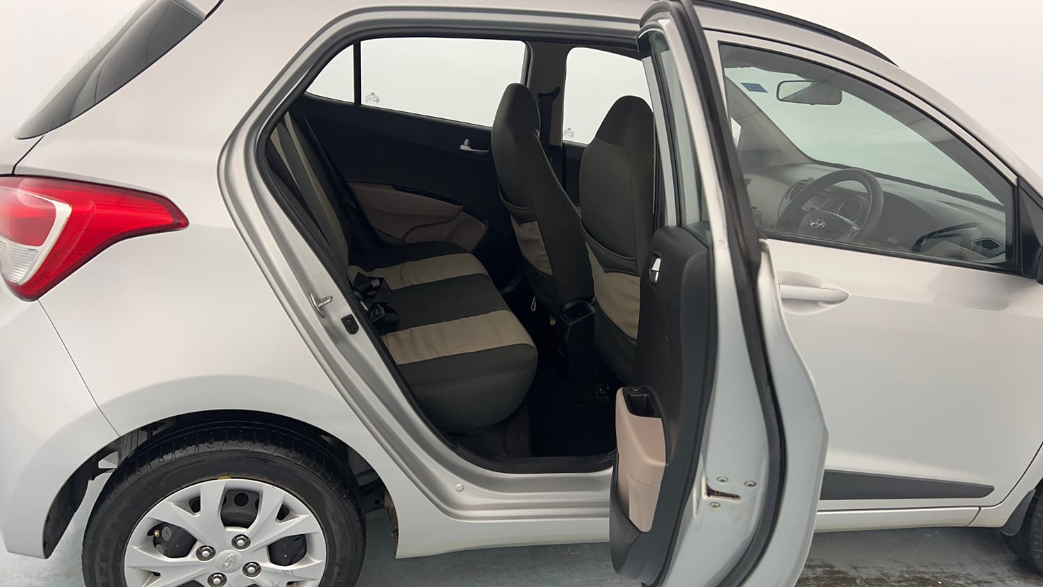 Used 2016 Hyundai Grand i10 Sportz 1.2 Kappa VTVT Petrol Manual interior RIGHT SIDE REAR DOOR CABIN VIEW