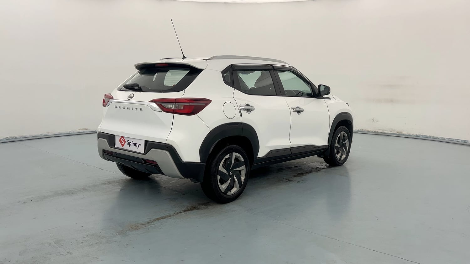 Used 2021 Nissan Magnite XL Petrol Manual exterior RIGHT REAR CORNER VIEW